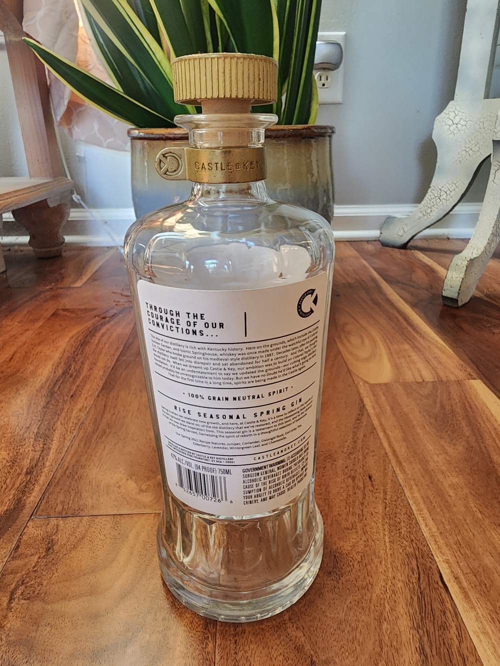 Castle & Key "Rise" Spring Gin - Picture 3 of 4